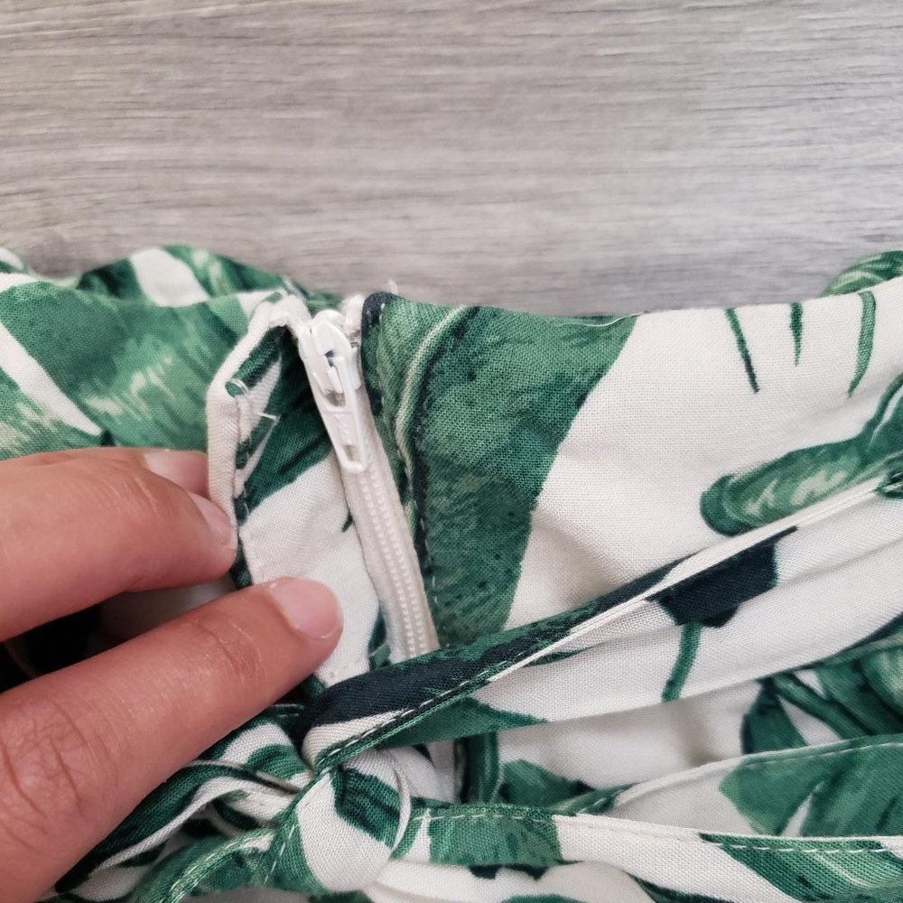 H&M Tropical Palm Print High Waist Paperbag Shorts Size 6 - Picture 6 of 10